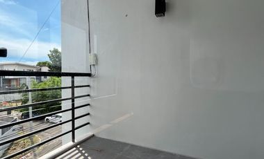 FOR RENT Paranaque BF Homes Nortwest. Dakar St. Modern Townhaus 3bedooms park