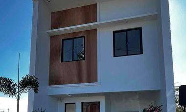 Pre Selling House and Lot  in Dasmariñas, Cavite Near Lasalle