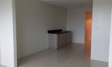 5% DP 2BR RFO SMART CONDO IN BUENDIA GIL PUYAT MAKATI AVE WITH PARKING AND BALCONY 3FLR MALL