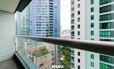 Modern 2 Bedroom with Den in Amorsolo Square, Rockwell Makati