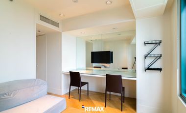Modern 2 Bedroom with Den in Amorsolo Square, Rockwell Makati