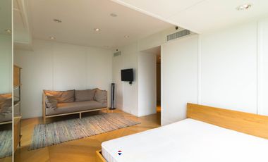 Modern 2 Bedroom with Den in Amorsolo Square, Rockwell Makati