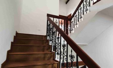 UNICA OPORTUNIDAD CASA PARA REMODELAR 218 m2. LA CAROLINA