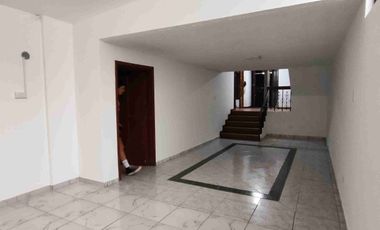 UNICA OPORTUNIDAD CASA PARA REMODELAR 218 m2. LA CAROLINA