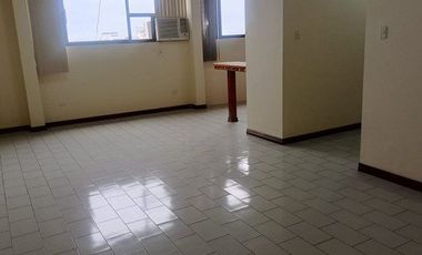 SE ALQUILA DEPARTAMENTO AMPLIO EN CASCO CENTRAL