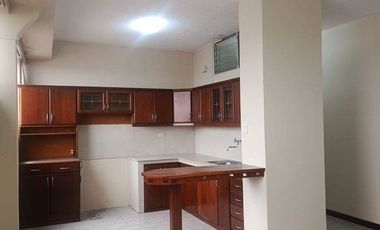SE ALQUILA DEPARTAMENTO AMPLIO EN CASCO CENTRAL