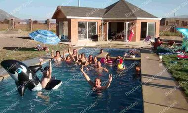 VENDO HERMOSA PARCELA  con QUINCHO/ PISCINA Y PERIMETRAL en talagante