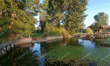 CASA CON BORDE DE LAGO MUELLE Y BAJADA DE LANCHA INDEPENDIENTE, CUENTA CON RECEPCIÓN FINAL
