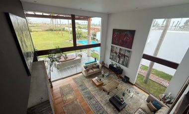 Vendo Hermosa Casa 2 Plantas en La Encantada de Villa
