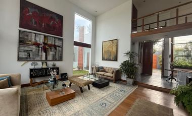 Vendo Hermosa Casa 2 Plantas en La Encantada de Villa