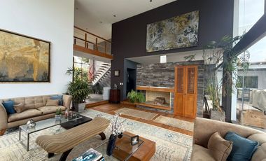 Vendo Hermosa Casa 2 Plantas en La Encantada de Villa