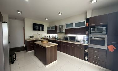 Vendo Hermosa Casa 2 Plantas en La Encantada de Villa