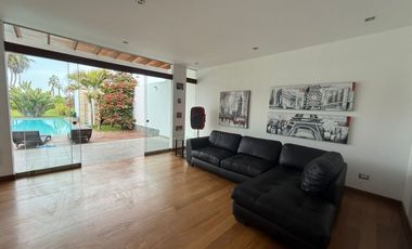 Vendo Hermosa Casa 2 Plantas en La Encantada de Villa