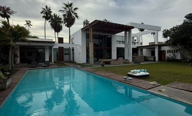 Vendo Hermosa Casa 2 Plantas en La Encantada de Villa