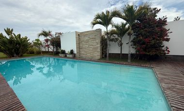 Vendo Hermosa Casa 2 Plantas en La Encantada de Villa