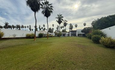 Vendo Hermosa Casa 2 Plantas en La Encantada de Villa