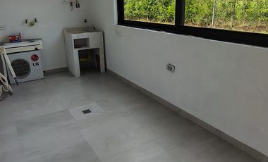 Renta amplia Casa Campestre en Parcelación Cerrada, Cerritos Pereira