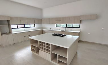 Renta amplia Casa Campestre en Parcelación Cerrada, Cerritos Pereira