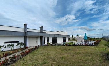 Renta amplia Casa Campestre en Parcelación Cerrada, Cerritos Pereira