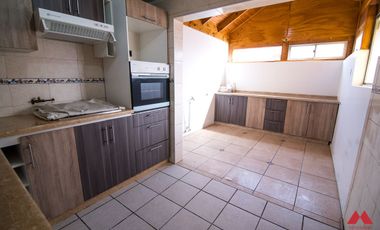 SE ARRIENDA GRAN CASA EN PARQUE CENTRAL QUILICURA