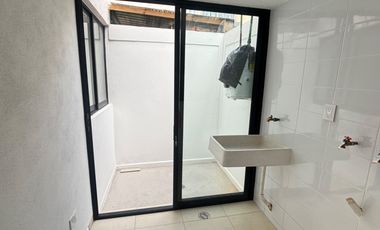 CASA EN RENTA EN PASEOS DEL RIO PERIFERICO Y BOULEVARD CARMELITAS