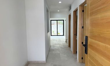 Casa en venta a estrenar, en Puerto Vallarta, en Coto privado frente a la Terminal Maritima