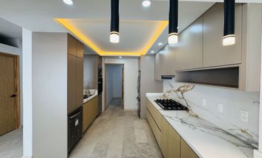Casa en venta a estrenar, en Puerto Vallarta, en Coto privado frente a la Terminal Maritima