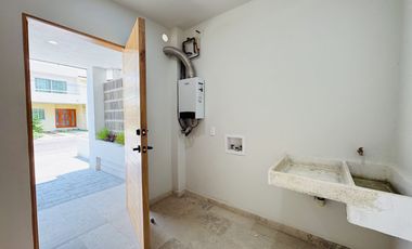 Casa en venta a estrenar, en Puerto Vallarta, en Coto privado frente a la Terminal Maritima