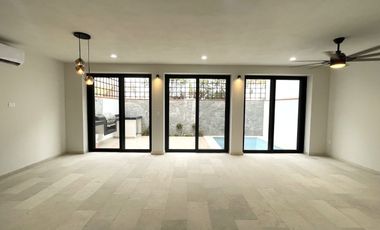 Casa en venta a estrenar, en Puerto Vallarta, en Coto privado frente a la Terminal Maritima