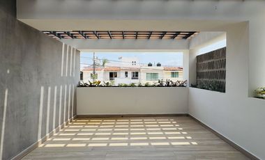 Casa en venta a estrenar, en Puerto Vallarta, en Coto privado frente a la Terminal Maritima