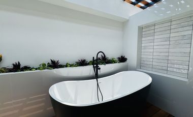 Casa en venta a estrenar, en Puerto Vallarta, en Coto privado frente a la Terminal Maritima