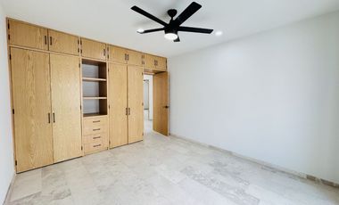 Casa en venta a estrenar, en Puerto Vallarta, en Coto privado frente a la Terminal Maritima