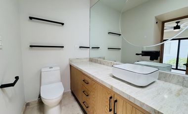 Casa en venta a estrenar, en Puerto Vallarta, en Coto privado frente a la Terminal Maritima