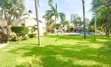 Casa en venta a estrenar, en Puerto Vallarta, en Coto privado frente a la Terminal Maritima