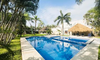 Casa en venta a estrenar, en Puerto Vallarta, en Coto privado frente a la Terminal Maritima