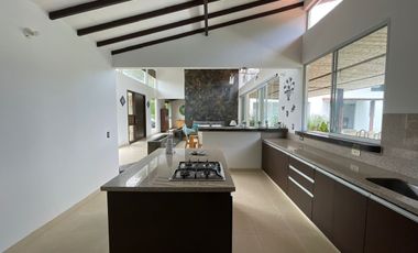 Casa Campestre en venta - Sector Club Campestre Armenia