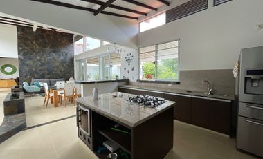 Casa Campestre en venta - Sector Club Campestre Armenia