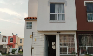 VENDO CASA ADJUDICADO EN FRACCIONAMIENTO VILLA FONTANA, TLAQUEPAQUE CERCA AEROPUERTO GUADALAJARA