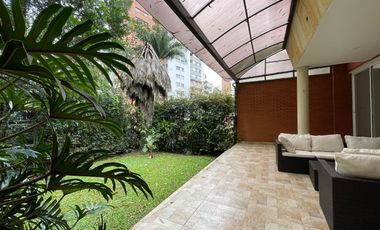 CASA DE 2 NIVELES CON JARDIN, POBLADO, SECTOR TESORO
