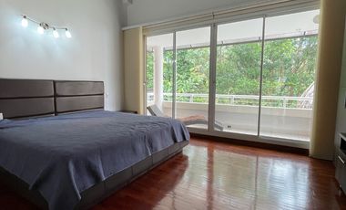 CASA DE 2 NIVELES CON JARDIN, POBLADO, SECTOR TESORO