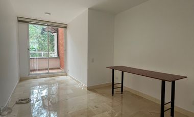 CASA DE 2 NIVELES CON JARDIN, POBLADO, SECTOR TESORO