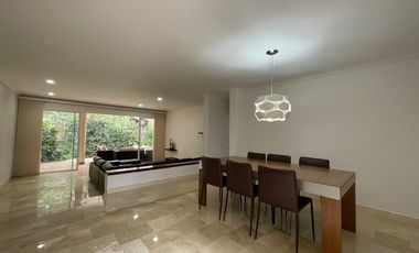 CASA DE 2 NIVELES CON JARDIN, POBLADO, SECTOR TESORO