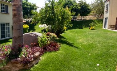 Casa frente a alberca en Senderos del Lago, en Jocotepec