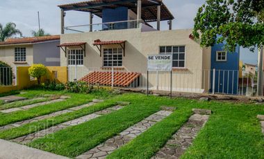 Casa frente a alberca en Senderos del Lago, en Jocotepec