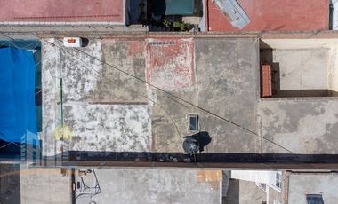 Casa de una planta con Amplio Terreno cerca de Prol Av Guadalupe y Prol Mariano Otero