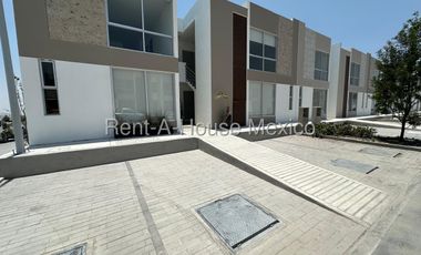 Urban Corridor, se vende departamento en planta alta. FVR