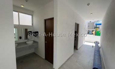 Urban Corridor, se vende departamento en planta alta. FVR