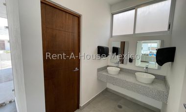 Urban Corridor, se vende departamento en planta alta. FVR