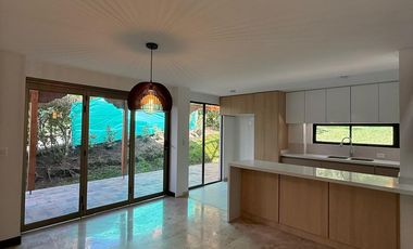 PRECIOSA Y AMPLÍSIMA CASA CAMPESTRE  REFORMADA DE 238 M2 EN EL SECTOR DE PALERMO.