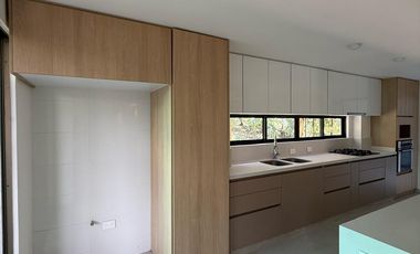 PRECIOSA Y AMPLÍSIMA CASA CAMPESTRE  REFORMADA DE 238 M2 EN EL SECTOR DE PALERMO.